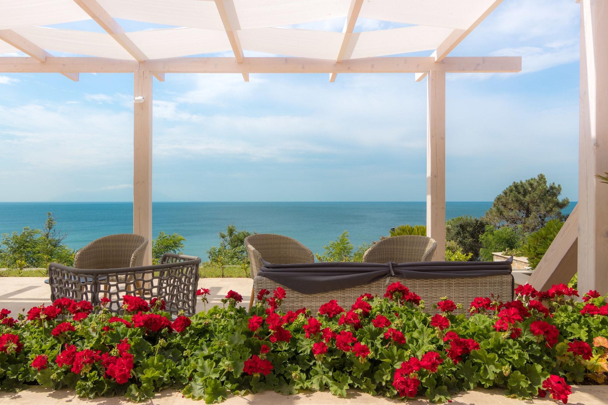 King Maron Wellness Beach Hotel มาโรเนีย ภายนอก รูปภาพ
